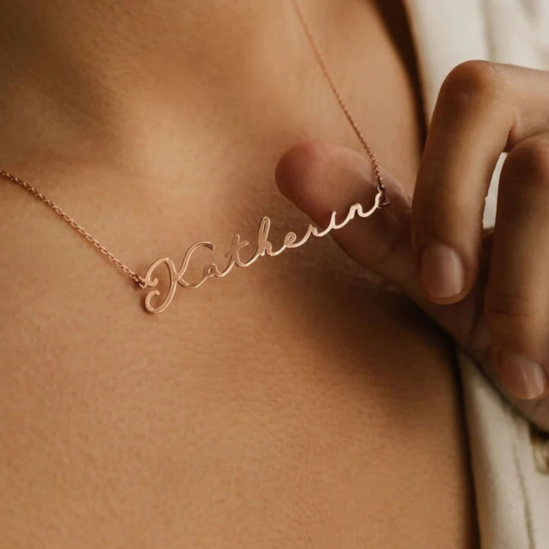 Pendant 2025 name necklace