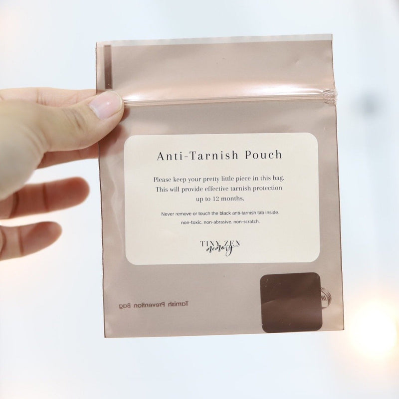 Anti tarnish pouch for sterling silver, gold vermeil and gold-filled jewelry