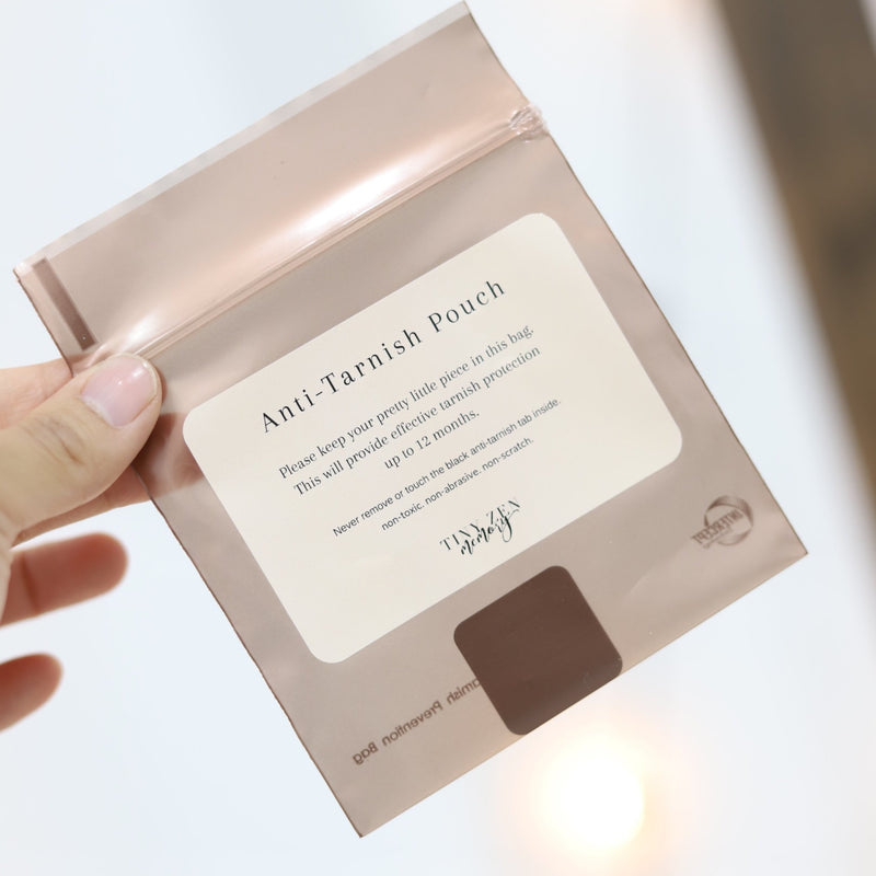 anti tarnish pouch to help protect your jewelry 