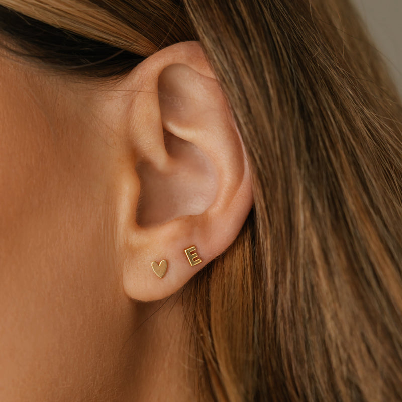 [SOLID GOLD] Tiny Heart Stud Earrings