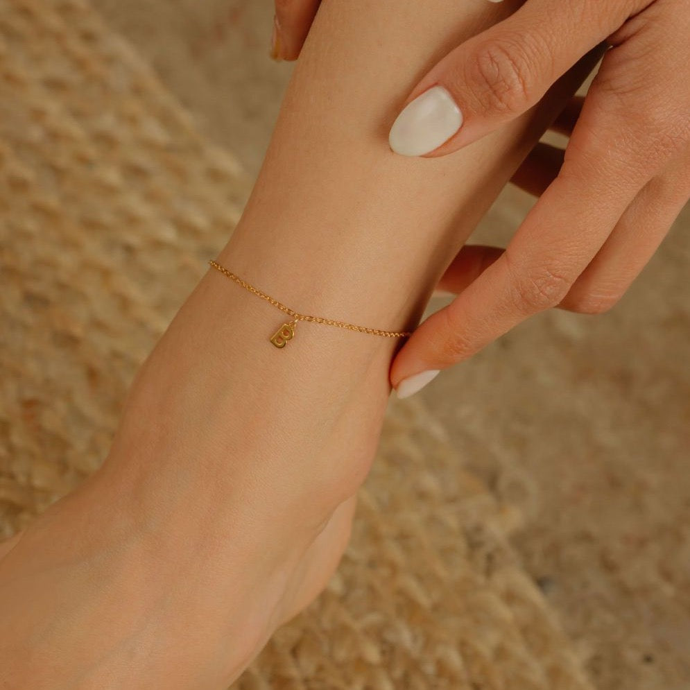 Anklet that can be custom made with initial pendant